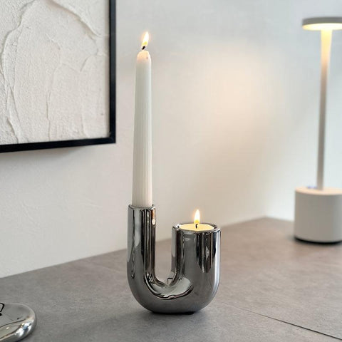 Zilveren Keramische Kandelaar – Elegante Tafeldecoratie voor Feestelijke Gelegenheden